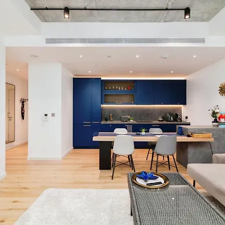 Chic 2 Bedroom Flat With Balcony Londres Extérieur photo