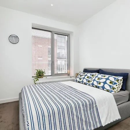 Chic 2 Bedroom Flat With Balcony Londres Extérieur photo